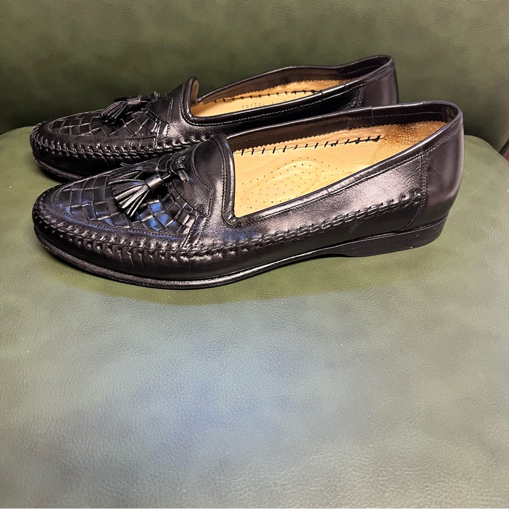 ✨ Santoni Woven Leather Tassel Loafers Black – Men’s Size 8.5 (Made in Italy